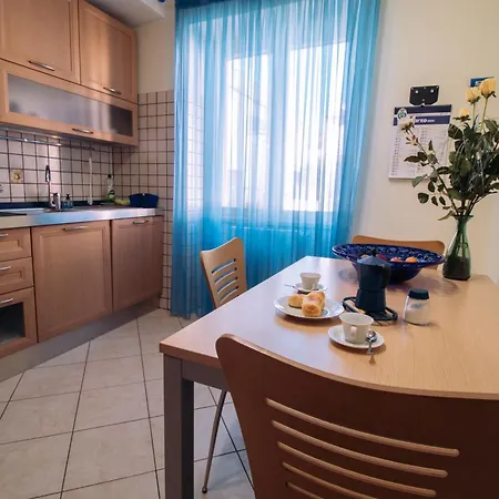 Flat With High Speed Internet Apartment *